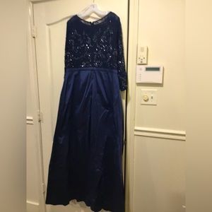 Oleg Cassini mother of the bride gown in navy. Never been worn. Size 22W